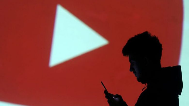 YouTube Music teston veçorinë e teksteve live me ndërfaqen më të re të Casting
