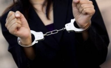 Raportoi dhunë psikike nga bashkëshortja, arrestohet e dyshuara në Pejë