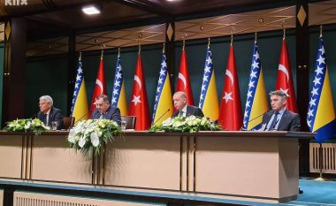 Erdogan i dhuron Bosnje-Hercegovinës 30 mijë doza të vaksinës kundër coronavirusit