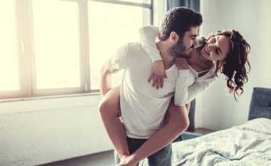 Për zjarrin në krevat: Tri zona erogjene më të ndjeshme te meshkujt