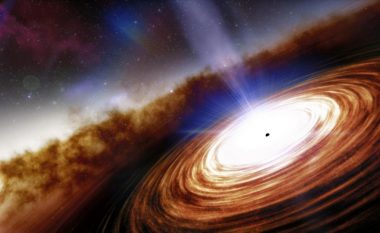 Një vrimë e zezë supermasive endet nëpër hapësirë