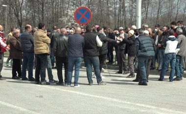 Bujqit e Pollogut në protesta për shkak të vonesave të subvencioneve