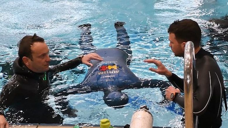 Kroati theu rekordin e tij botëror për mbajtjen e frymës nën ujë – tregon “frymëzimin” që e shtyri të bëjë një gjë të tillë