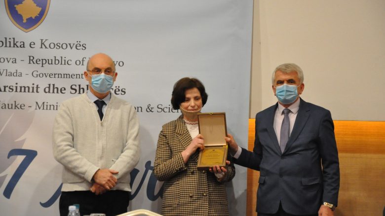 Ministria e Arsimit dhe Shkencës ndanë çmimin vjetor “Shaban Jashari”
