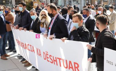 Protestë në Prishtinë për “uzurpimin” e vendeve të garantuara në Kuvend