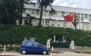 Reagimi i Ambasadës kineze: Qeveria shqiptare të bisedojë direkt me kompanitë tona për vaksinat