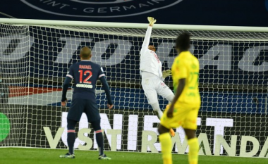 Humbje që dhemb për PSG-në, Nantes ia merr tre pikë në shtëpi