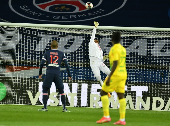 Humbje që dhemb për PSG-në, Nantes ia merr tre pikë në shtëpi