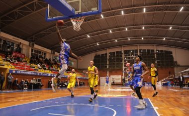 Prishtina triumfon në derbin e vjetër ndaj Pejës