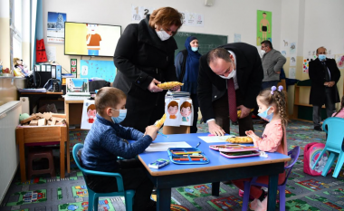 Fillon shpërndarja e shujtave ushqimore në shkollat e komunës së Prizrenit