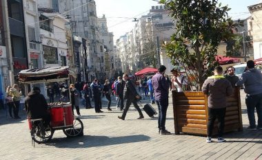 Turqia lehtëson pjesërisht masat e vendosura për shkak të COVID-19 – Erdogan jep detajet