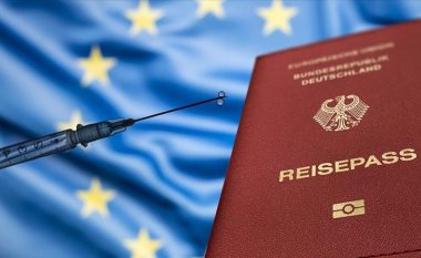 Një “teori konspirative” që po bëhet e vërtetë – çfarë në fakt është “pasaporta e vaksinës”?