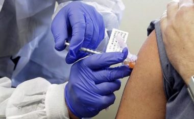 Mbërrijnë në Shqipëri 10 mijë vaksina kundër COVID-19, dhuratë nga Emiratet e Bashkuara Arabe