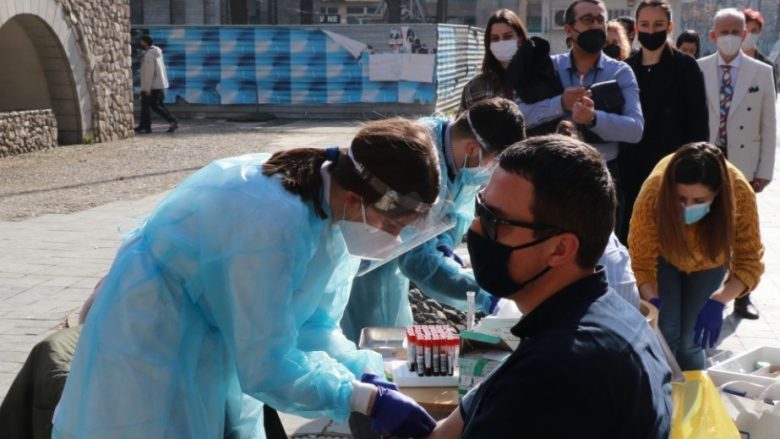 Maqedoni: Ulet numri i infektimeve me COVID-19, rritet interesimi për vaksinim