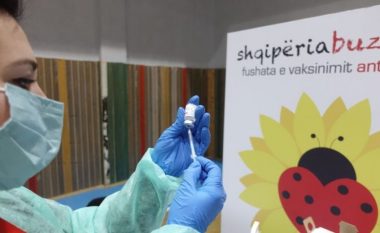 Shefja e vaksinimit në Shqipëri flet për personat që do të vaksinohen me “Pfizer”