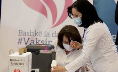 Kollçaku: Rreth 5 mijë vaksina arrijnë të mërkurën në Kosovë
