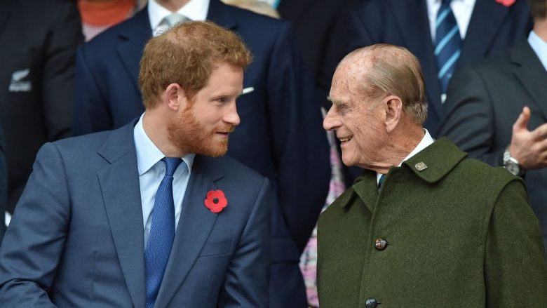 Princ Harry mbërrin në Angli për varrimin gjyshit të tij, por pa Meghan Markle