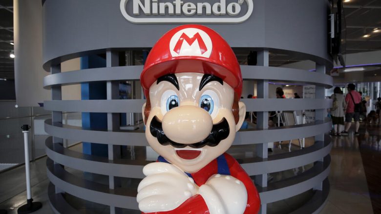 E lënë dhe e harruar prej vitesh në dollap, videoloja Super Mario shitet në ankand për 660 mijë dollarë