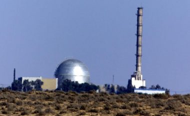 ‘Raketa siriane’ godet pranë reaktorit bërthamor të Izraelit