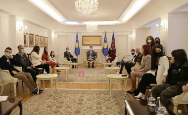 Krerët institucional dhe deputetë presin në takim udhëheqësit e Shoqatave të Autizmit në Kosovë