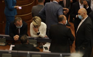 Hoxhaj e Hamza largohen nga seanca për votimin e presidentit, në sallë mbesin 82 deputetë