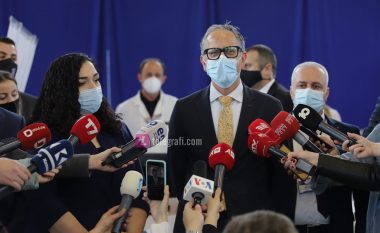 Sulmi i mundshëm në spitalet e Kosovës, flet ministri Arben Vitia