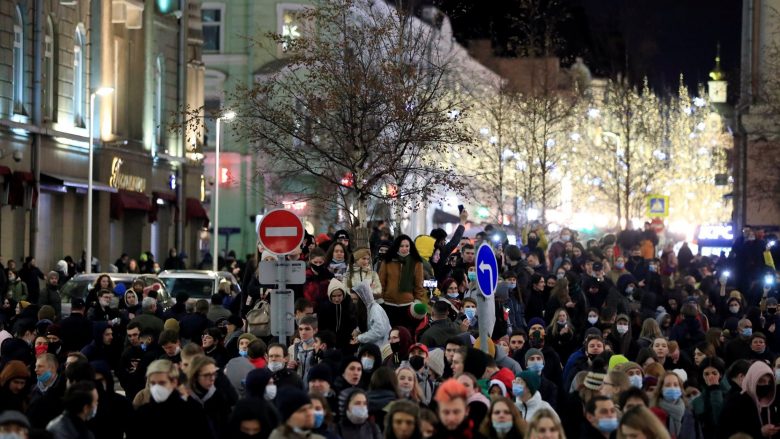 Protesta në Moskë, policia arreston mbi 400 mbështetës të Navalnyt