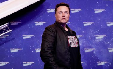 Elon Musk sërish shet aksione të Teslas, kësaj radhe 931 milionë dollarë