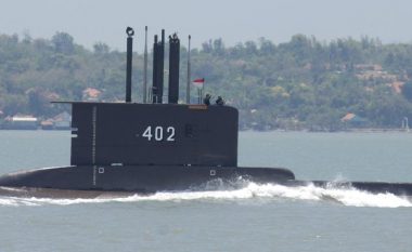 Marina indoneziane po vazhdon kërkimet për nëndetësen e zhdukur, ende asnjë gjurmë për 53 personat e bordit