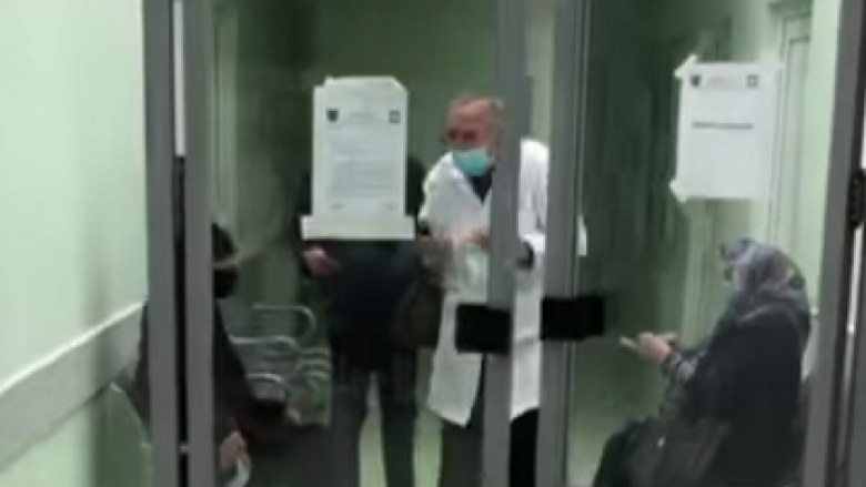 Suspendohet nga puna doktori nga Podujeva që refuzoi pacientin e moshuar