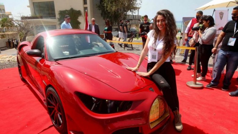 Libani paraqet veturën e parë elektrike
