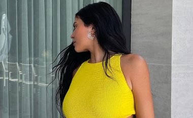 Kylie Jenner sërish shfaqet atraktive, mahnit me linjat e mrekullueshme trupore