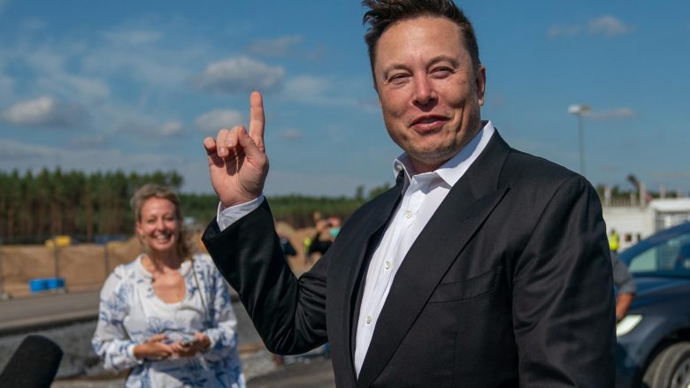 Elon Musk thotë se Jeff Bezos “nuk mund ta ngrejë një anije kozmike në hapësirë”