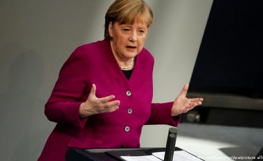 Angela Merkel mbështet bllokimin më të ashpër në Gjermani