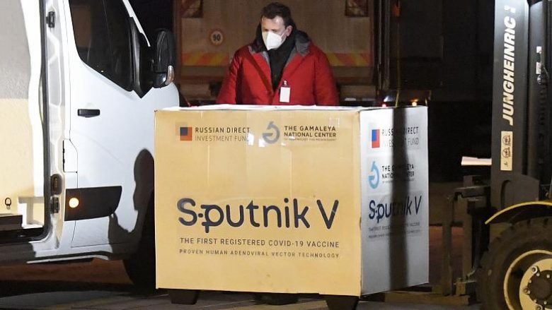 Sllovakisë iu tha të kthente vaksinat Sputnik V – tregohet edhe arsyeja