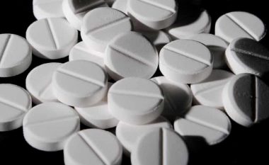 Mbidoza e paracetamolit: Dy efekte anësore ‘jashtëzakonisht të zakonshme’