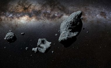 Tre asteroidë të mëdhenj sa fusha e futbollit do të bëjnë rrugëtimin më të afërt nga Toka, javën e ardhshme