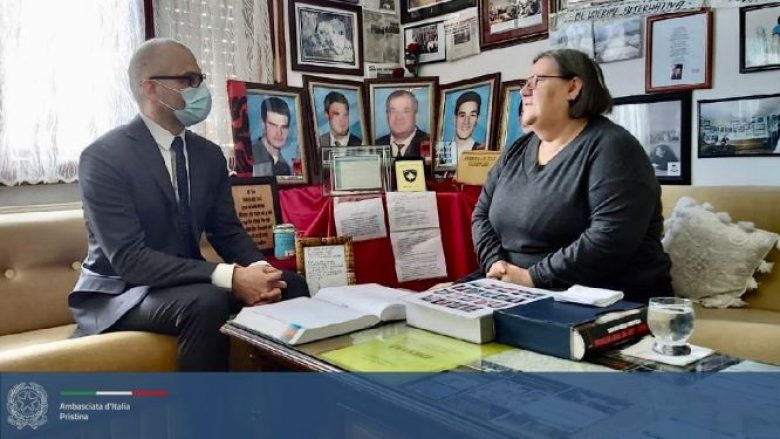 Ambasadori italian viziton Ferdonije Qerkezin: U preka thellë nga dëshmia e saj