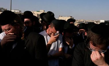 Përplasja gjatë festivalit në Izrael – varrosen viktimat e para