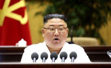 Kim Jong-un iu bëri thirrje qytetarëve të përgatiten për një “krizë të vështirë”