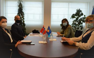 Haxhiu dhe ambasadori norvegjez flasin për procesin e vettingut