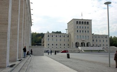 Sot hyjnë në fuqi masat e reja në Shqipëri, qarkullimi dhe aktiviteti i lokaleve deri në orën 22:00