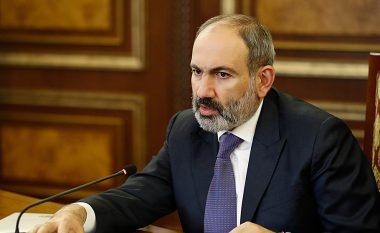 Jep dorëheqje kryeministri armen Nikol Pashinyan, shkak konflikti për rajonin Nagorni-Karabak