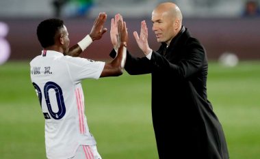 Zidane publikon listën e lojtarëve të ftuar për Liverpoolin, shumë mungesa te ‘Los Blancos’