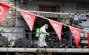 Turqia njofton masat e reja kundër virusit, gjatë muajit të Ramazanit