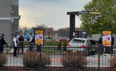“Oh …! Ata vranë një fëmijë!”: Hapësirat e McDonald në Çikago shndërrohen në skenë tmerri – vritet një fëmijë, babai i saj plagoset rëndë