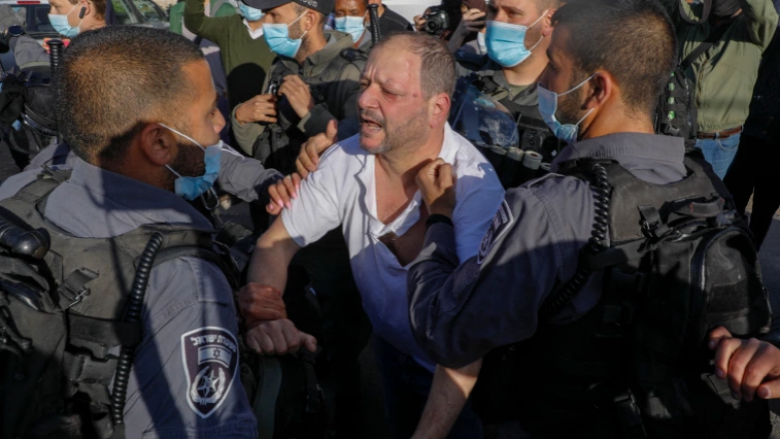 Po merrte pjesë në një protestë kundër një vendbanimi hebre, policia rrah politikanin izraelit në Jerusalem