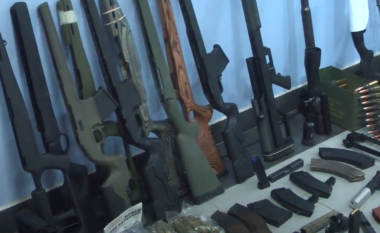 RENEA zbulon arsenal masiv të armëve në Tiranë