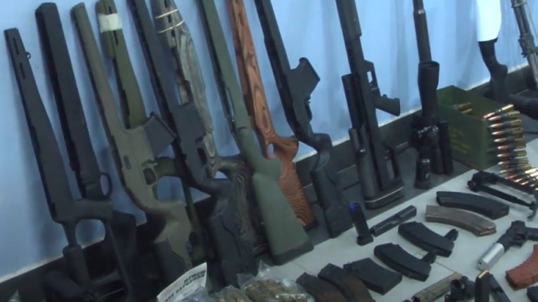 RENEA zbulon arsenal masiv të armëve në Tiranë