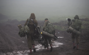Katër ushtarë sirianë plagosën në sulmin izraelit në Siri